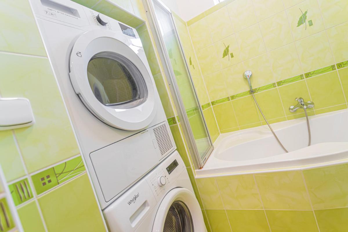 Jet Hottub - Washer&Dryer - 12Min Center - 160Mbs Wifi Prague Exterior photo
